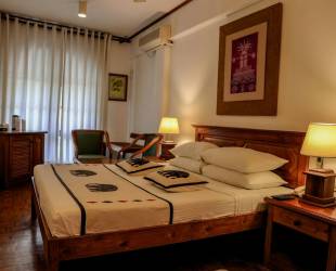Garden Teak Room